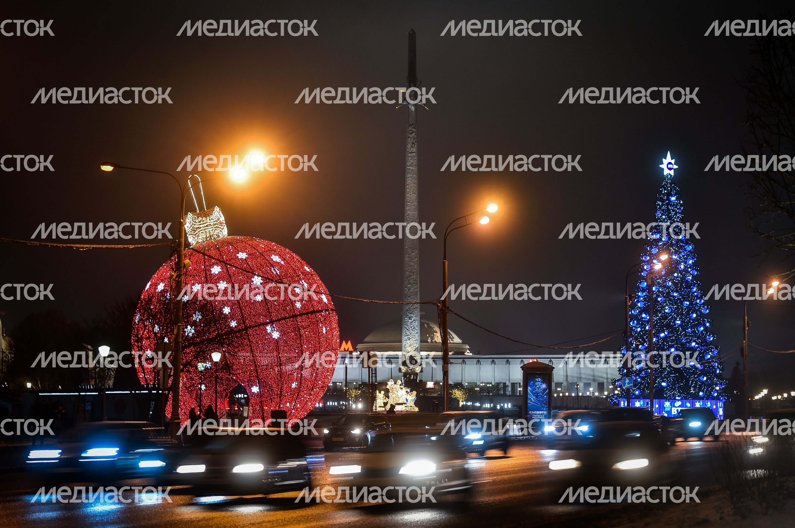 Новогодняя иллюминация в Москве