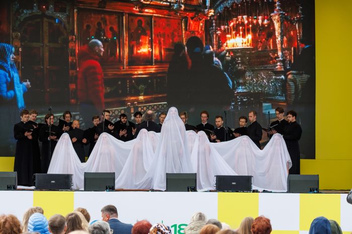 Концерт творческих коллективов Сергиева Посада на открытии Фестиваля театров малых городов России на Советской площади