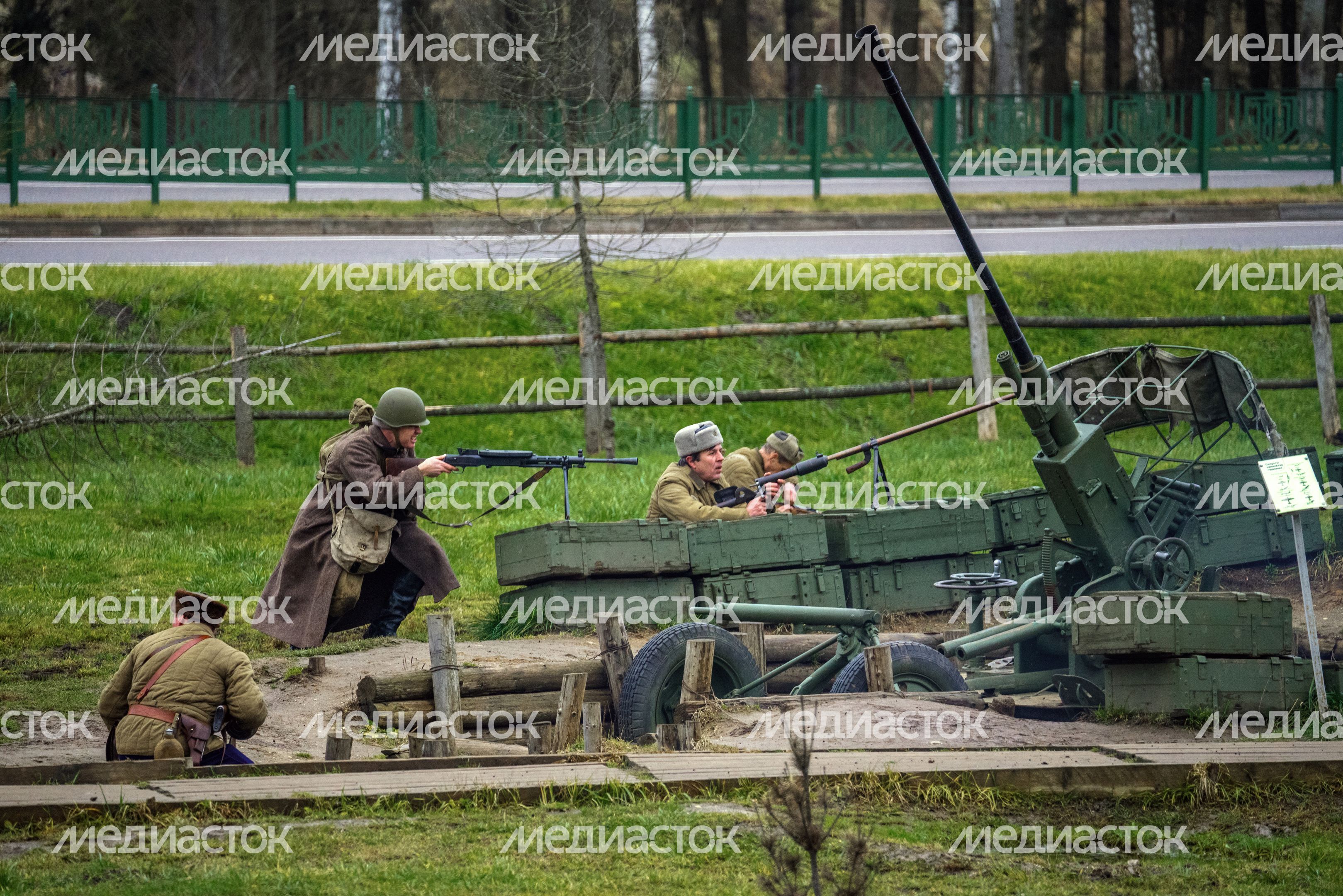 Военно-историческая реконструкция «Битва под Москвой» ко Дню воинской славы России Военно-историческая реконструкция «Битва под Москвой» ко Дню воинской славы России