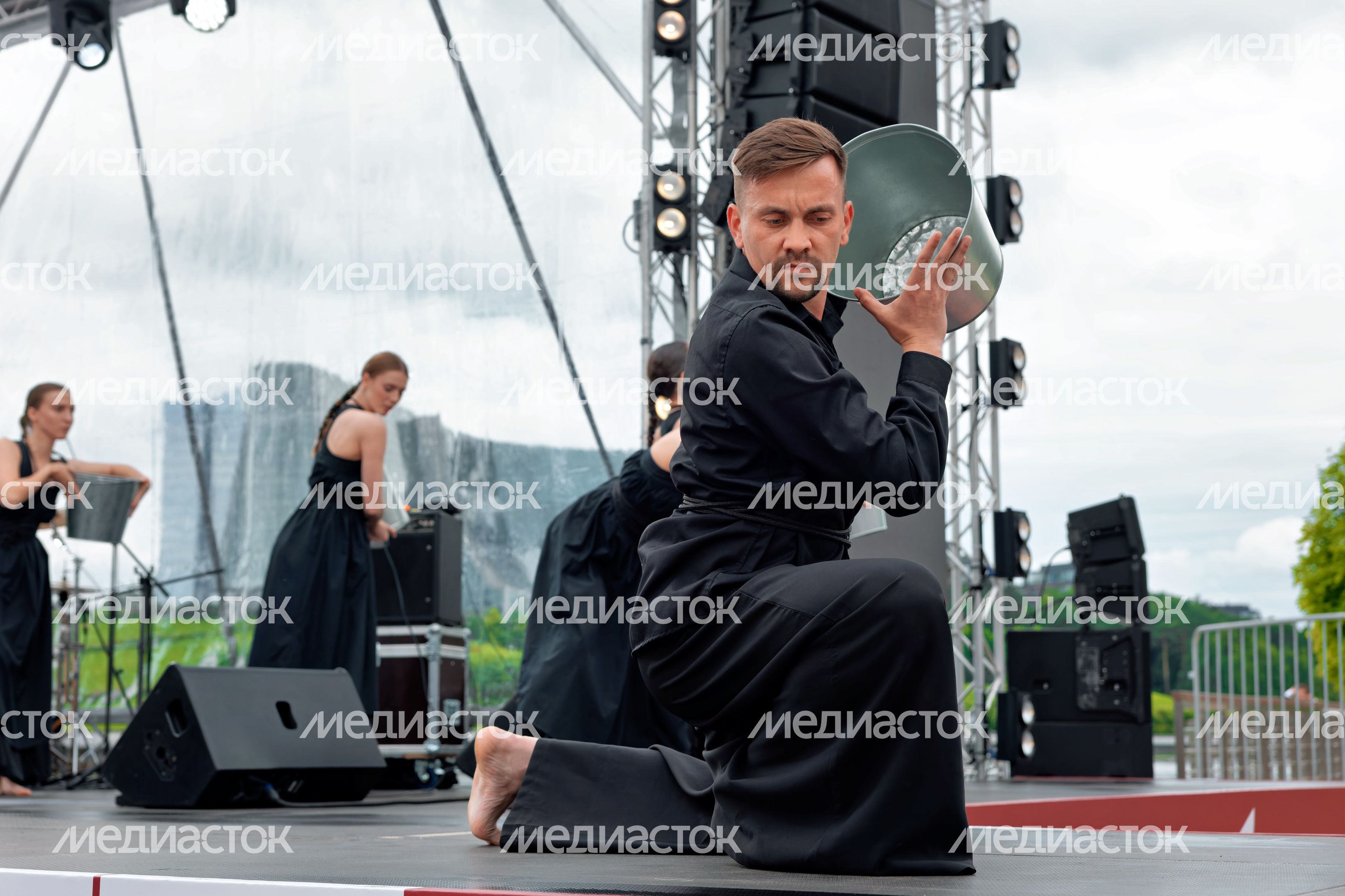 Выступление на фестивале современной этнической культуры «РУСь_СВЕТ» в Красногорске Выступление на фестивале современной этнической культуры «РУСь_СВЕТ» в Красногорске