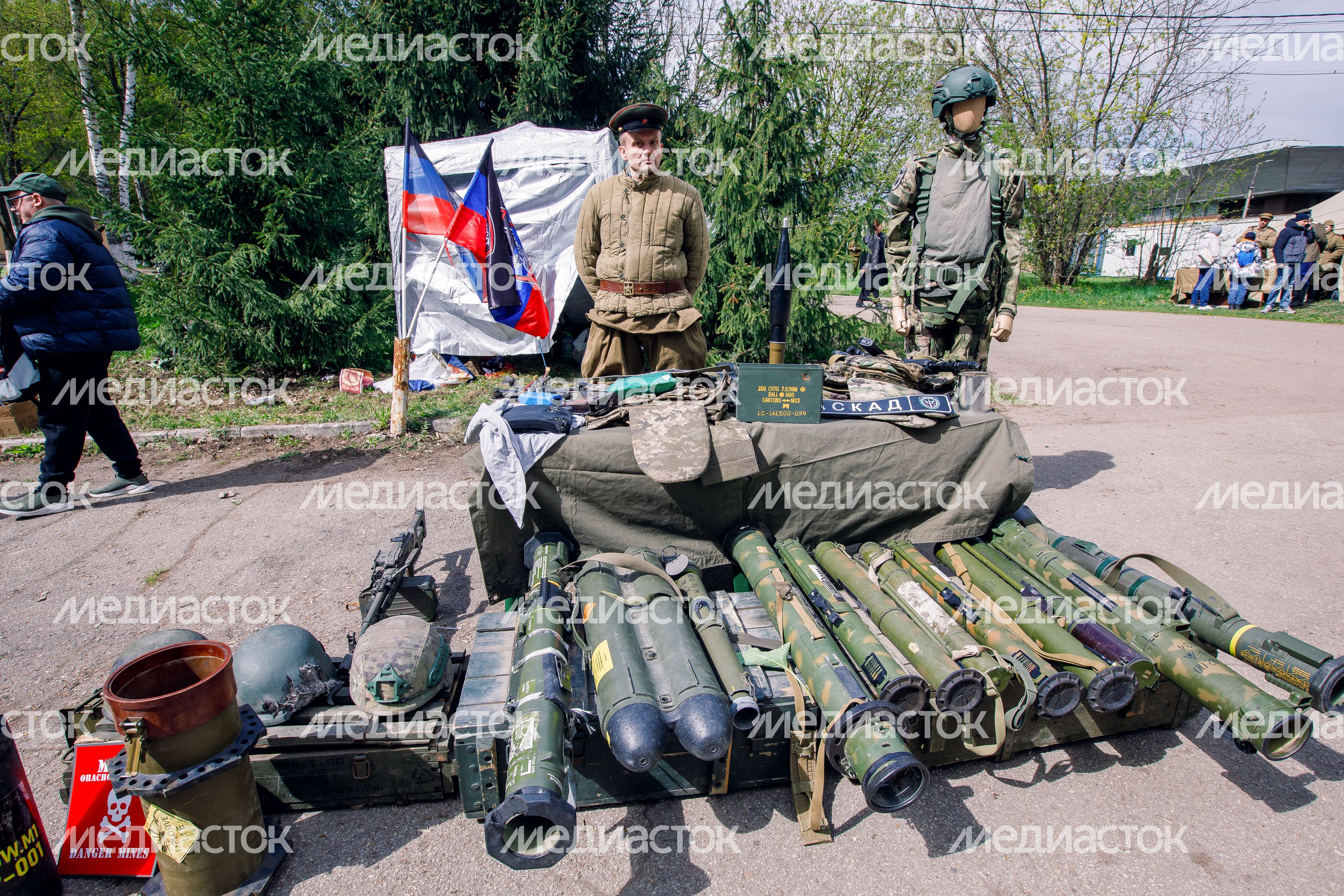 Военно-историческая реконструкция "Успех в единстве поколений" в Химках Военно-историческая реконструкция "Успех в единстве поколений" в Химках