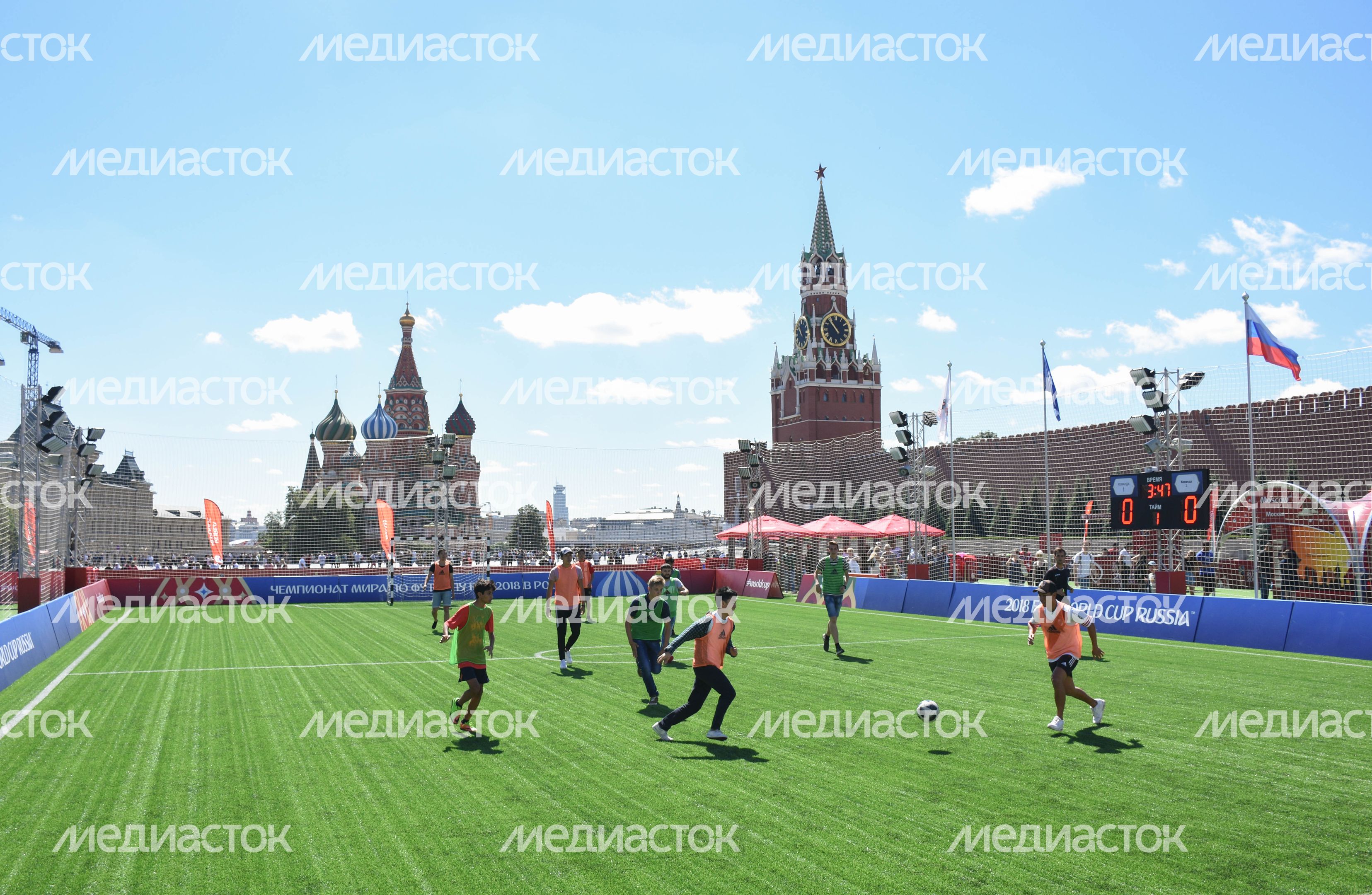Футбольный парк на Красной площади в Москве