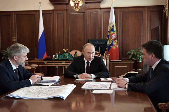 Рабочая встреча Владимира Путина с Министром транспорта РФ и Губернатором Подмосковья