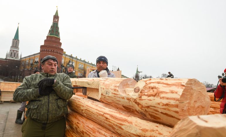 Монтаж инсталляций для фестиваля «Московская Масленица» на Манежной площади