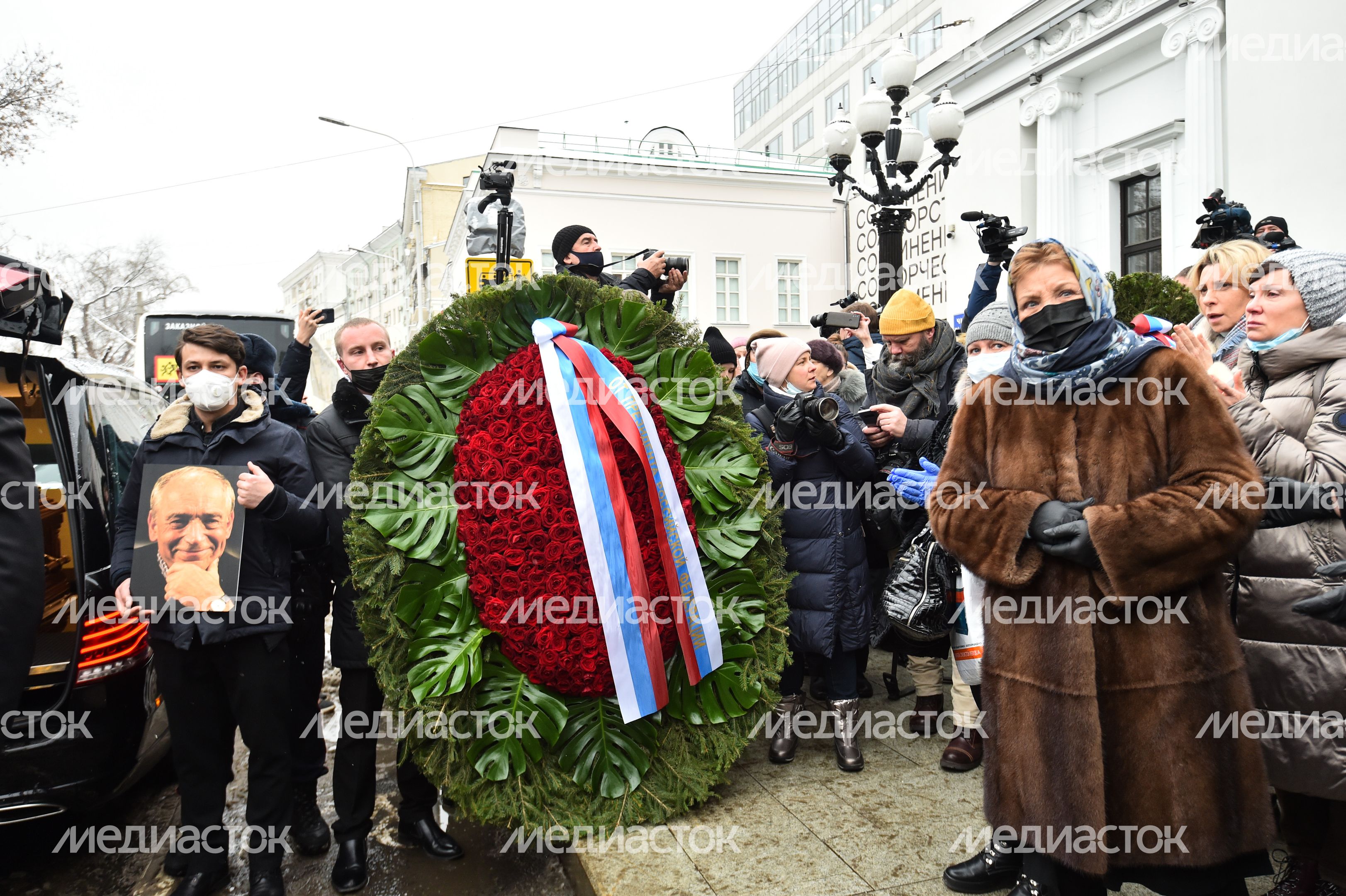 Церемония прощания с актером Валентином Гафтом в театре «Современник» в Москве Церемония прощания с актером Валентином Гафтом в театре «Современник» в Москве