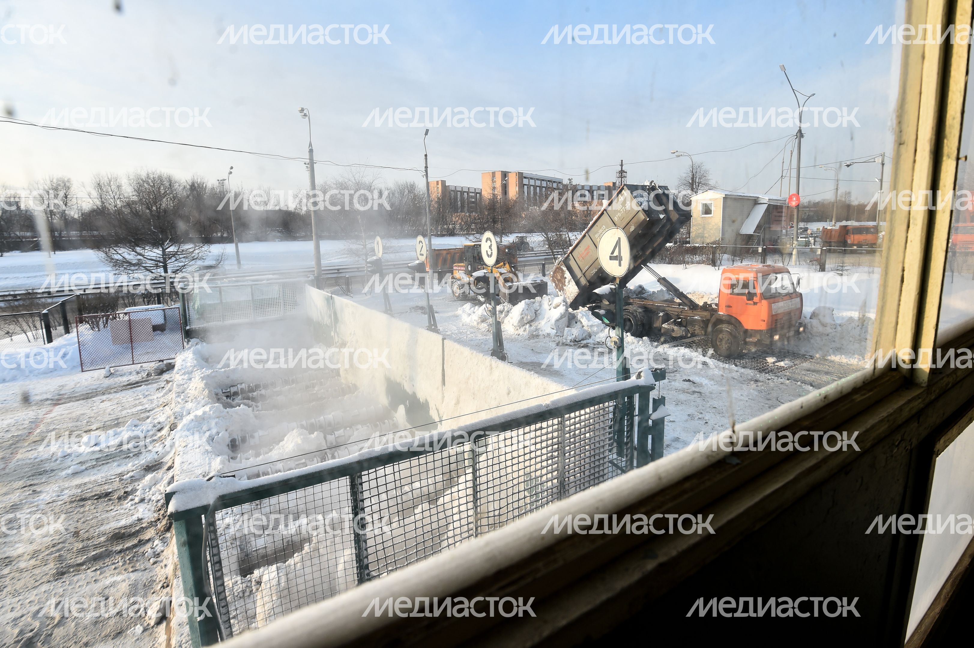 Утилизация снега на снегосплавном пункте «Черкизово»