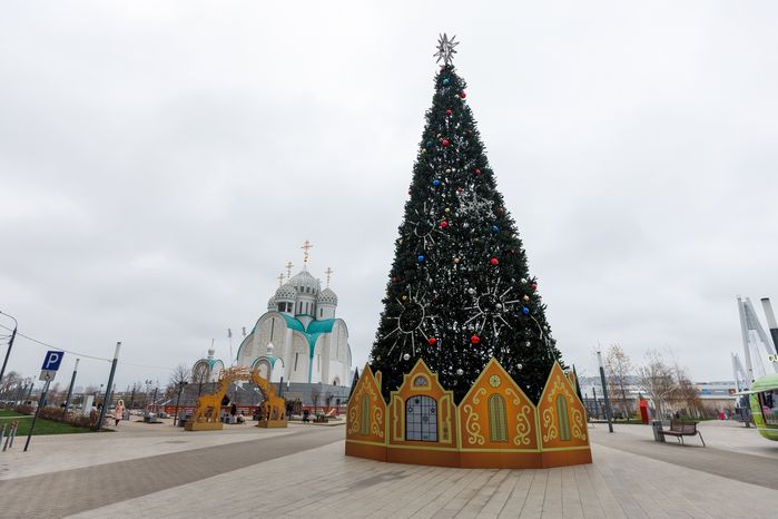 Новогодняя городская елка в Павшинской пойме Красногорска