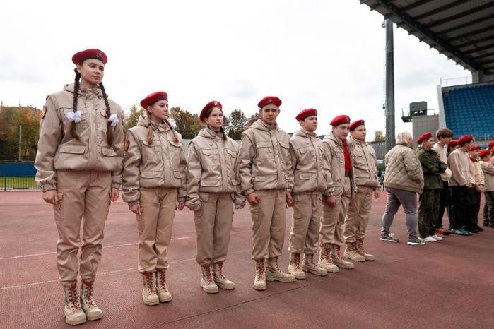 Мастерство сборки автомата Калашникова показали школьники в военно-патриотической игре «Наследники Победы» в Подольске