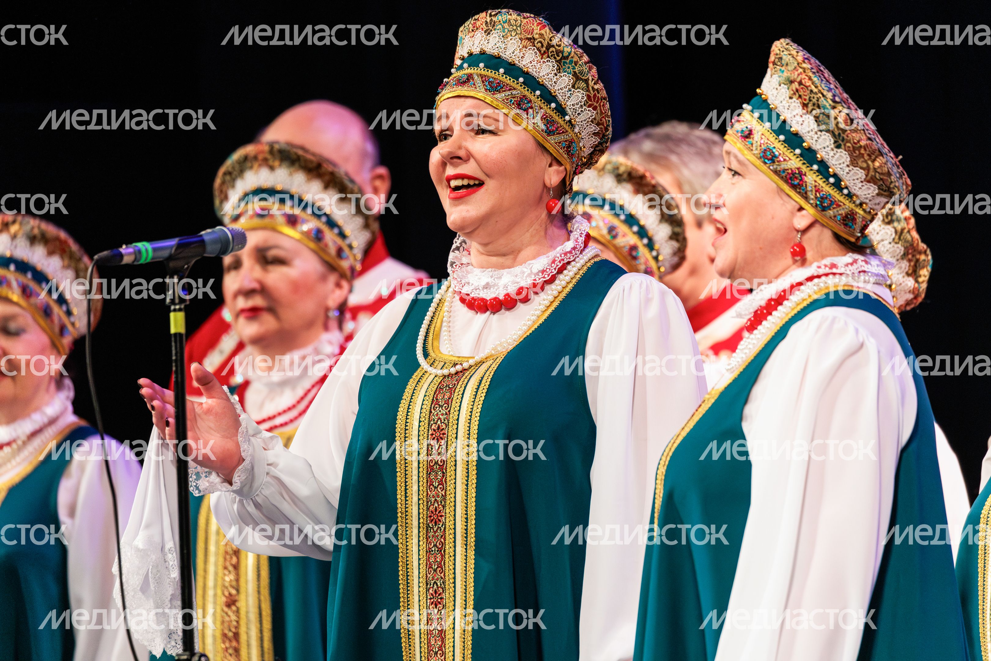 Фестиваль народного творчества «Истоки» в ДК «Подмосковье» Красногорска Фестиваль народного творчества «Истоки» в ДК «Подмосковье» Красногорска
