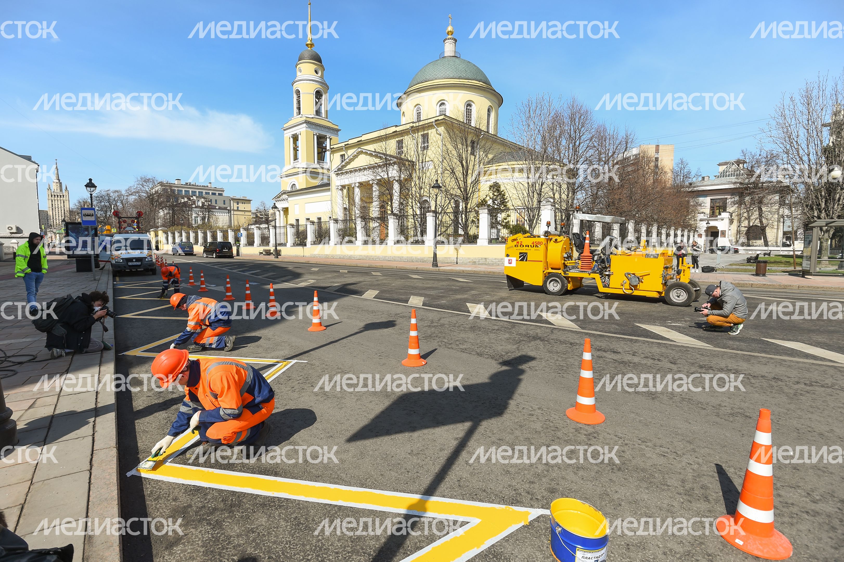 Нанесение дорожной разметки в Москве Нанесение дорожной разметки в Москве