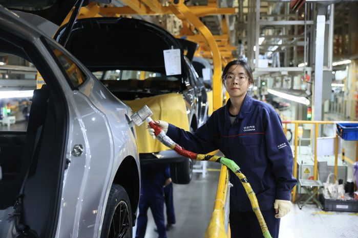 Посещение автозавода Changan Automobile Group в Китае Губернатором Подмосковья