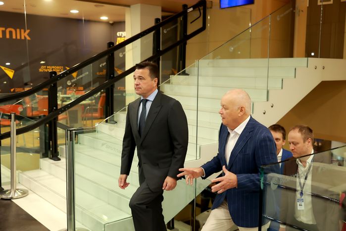 Андрей Воробьев вручил Дмитрию Киселеву Орден «За заслуги перед Московской областью» I степени