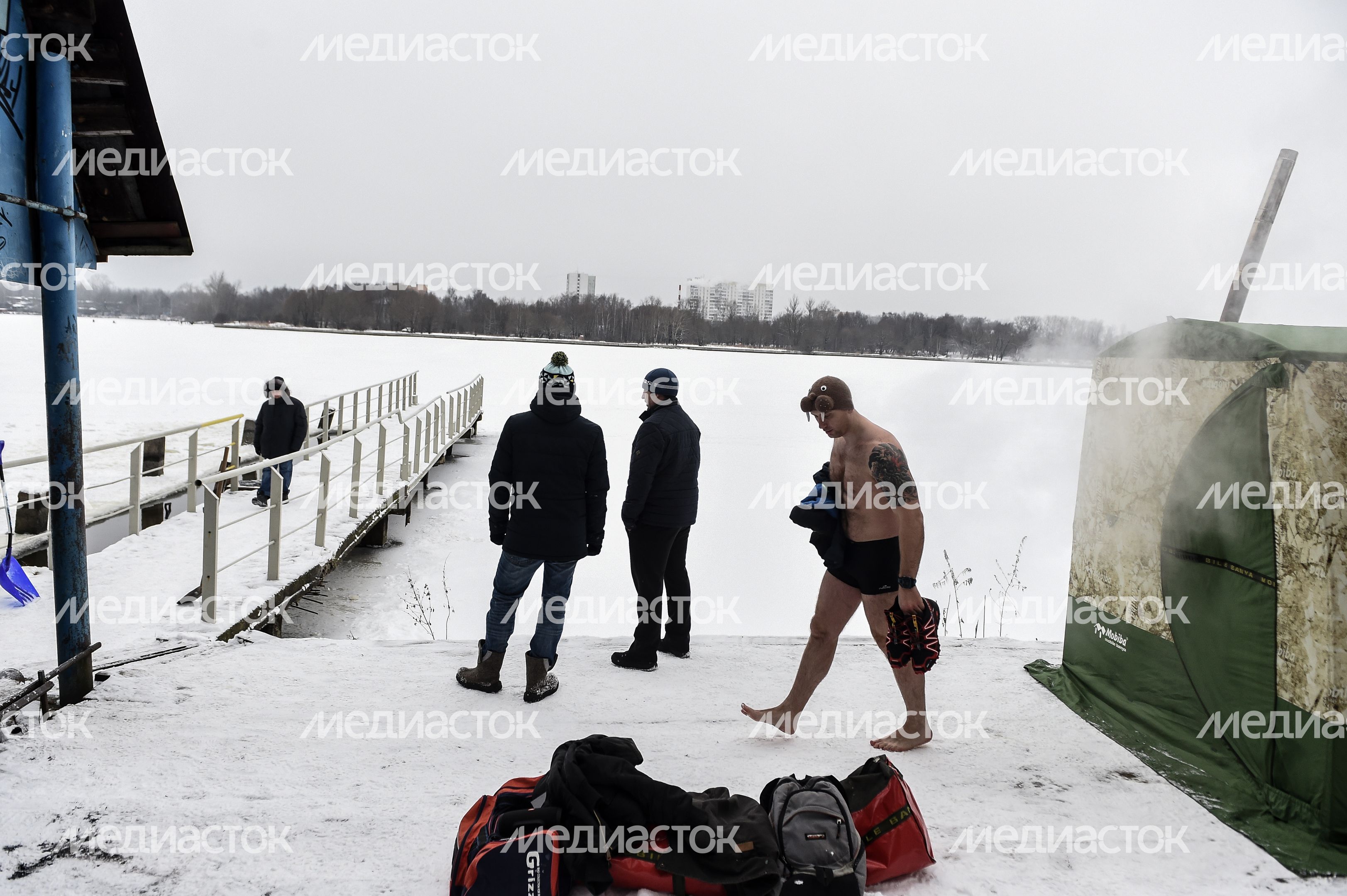 Купание моржей в Долгопрудном