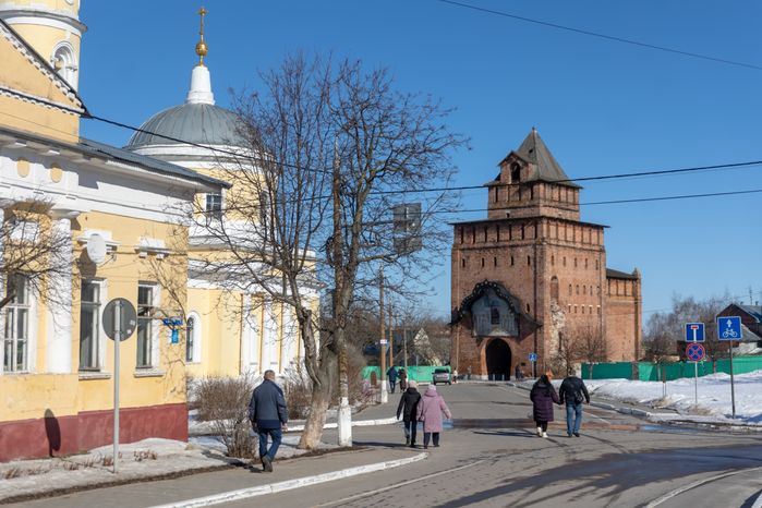 Коломенский кремль. Соборная площадь и Пятницкие ворота