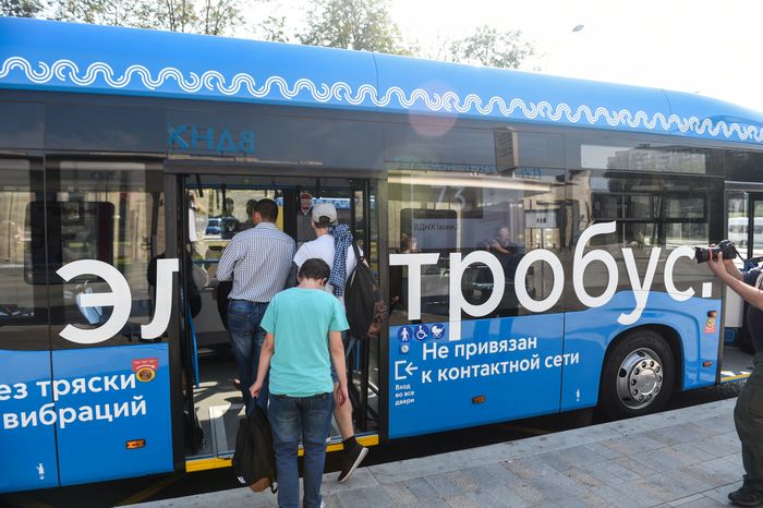 Первый электробус вышел на маршрут в Москве