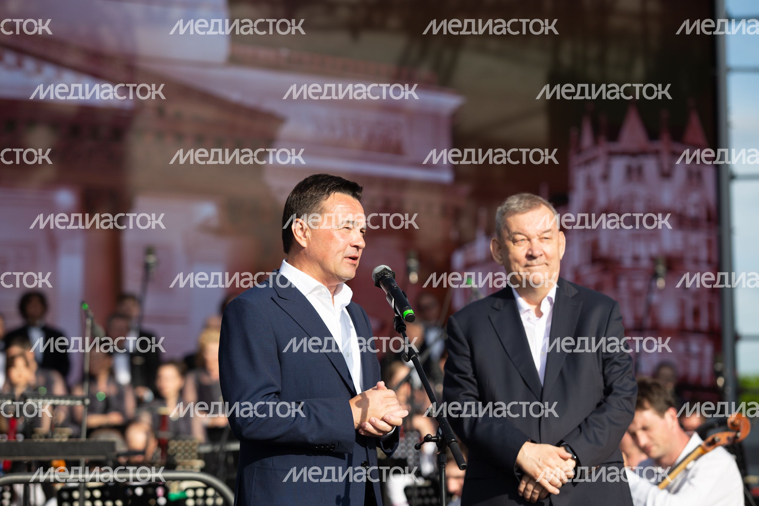 Встреча Губернатора Подмосковья с артистами на фестивале «Лето. Музыка. Музей» Встреча Губернатора Подмосковья с артистами на фестивале «Лето. Музыка. Музей»