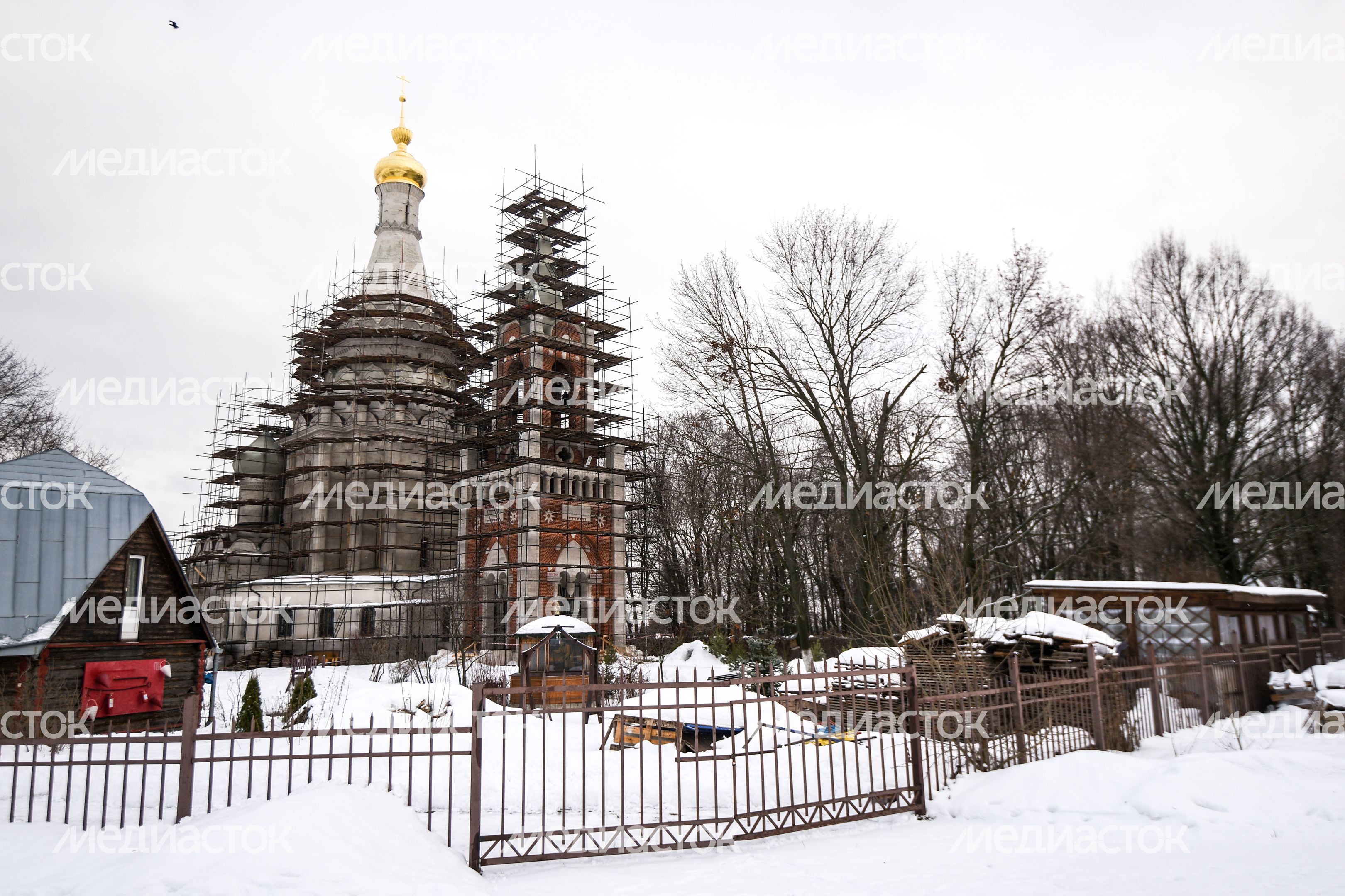 Храм Преображения Господня в селе Остров