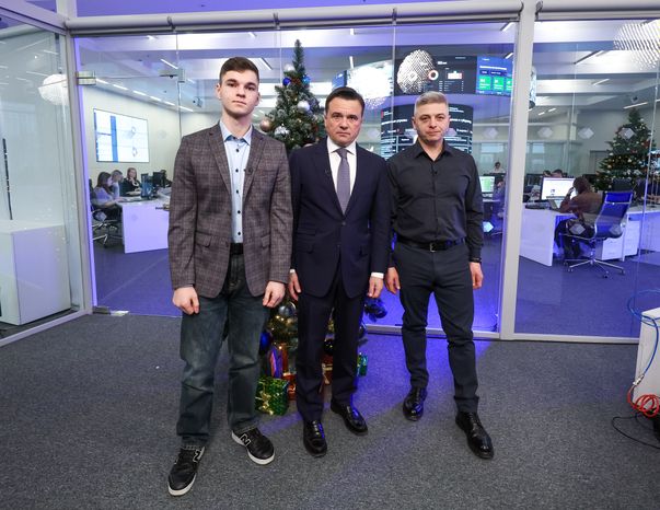 Андрей Воробьев ознакомился с разработкой школьника из Королева Романа Екимиани