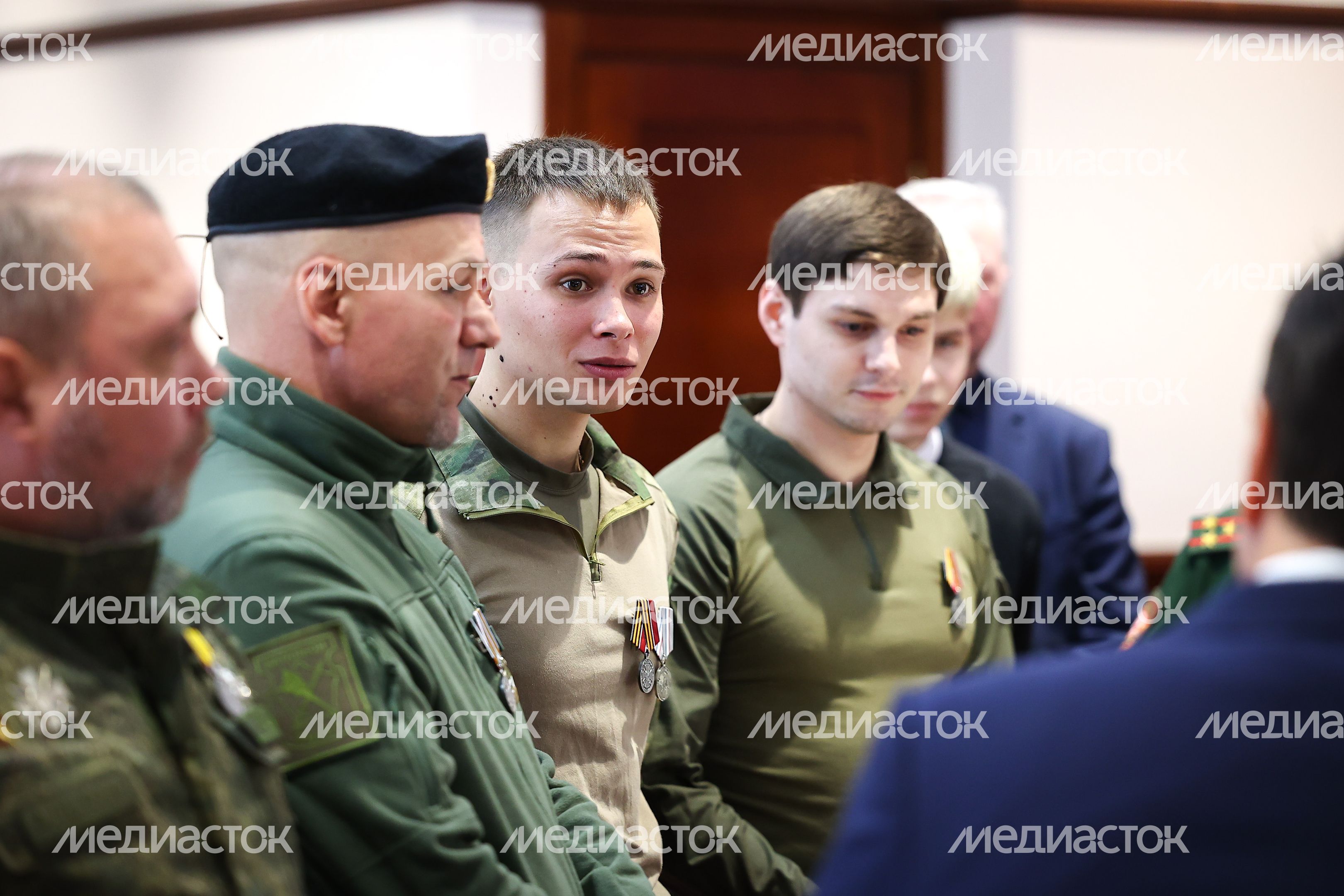 Награждение добровольцев из отряда «БАРС» Губернатором Подмосковья