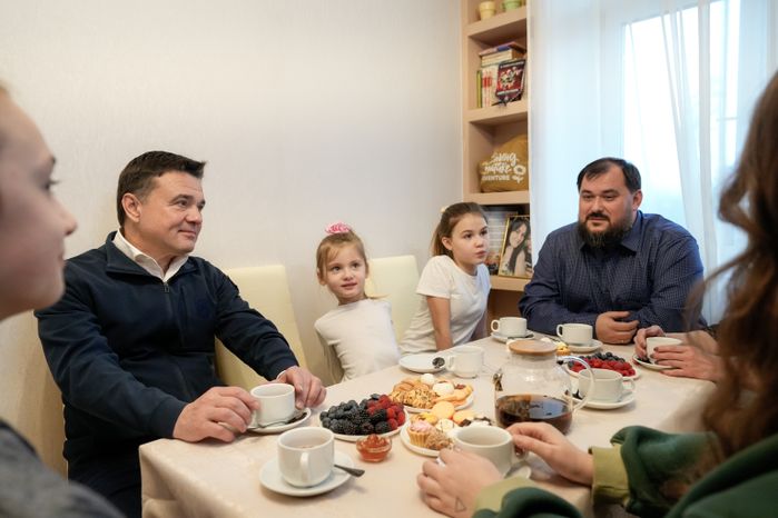 Андрей Воробьев навестил семью погибшего на СВО бойца