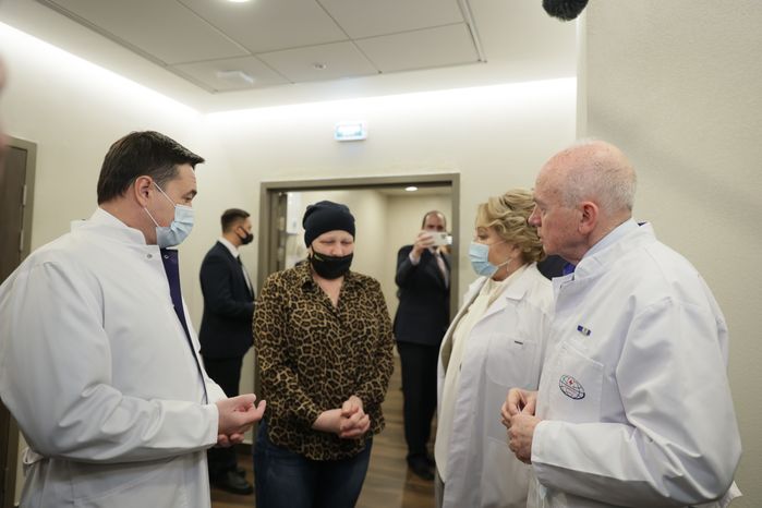 Андрей Воробьев и Валентина Матвиенко посетили Институт ядерной медицины в Химках