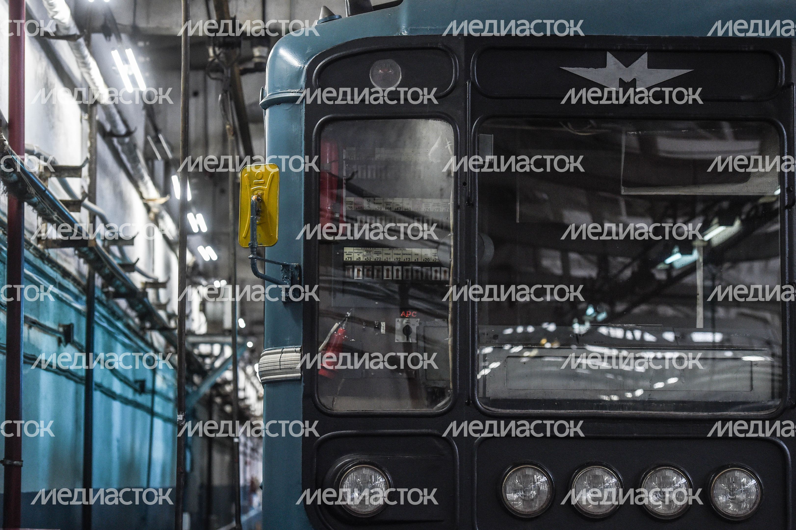 Кварцевание и мытье вагонов метро