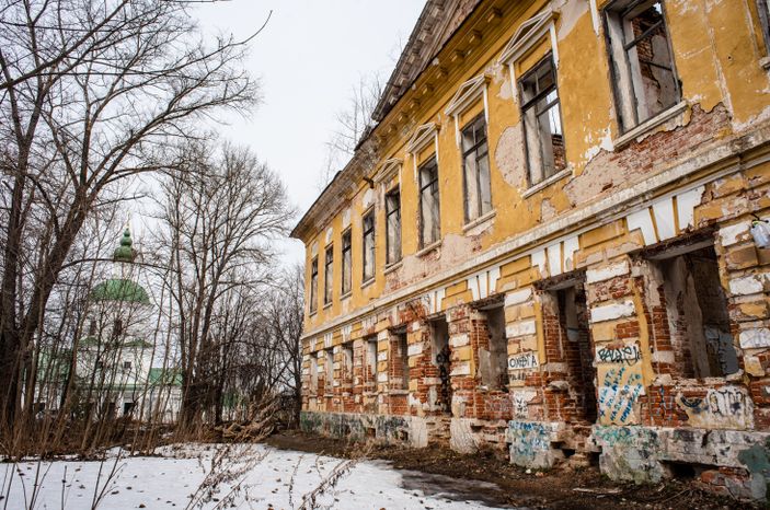Весенние виды усадьбы Молоди
