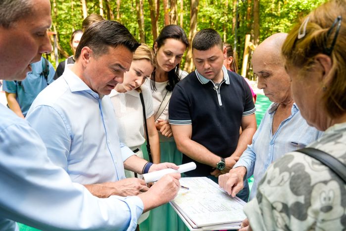 Андрей Воробьев посетил лесопарк "Чемпион" в Дзержинском