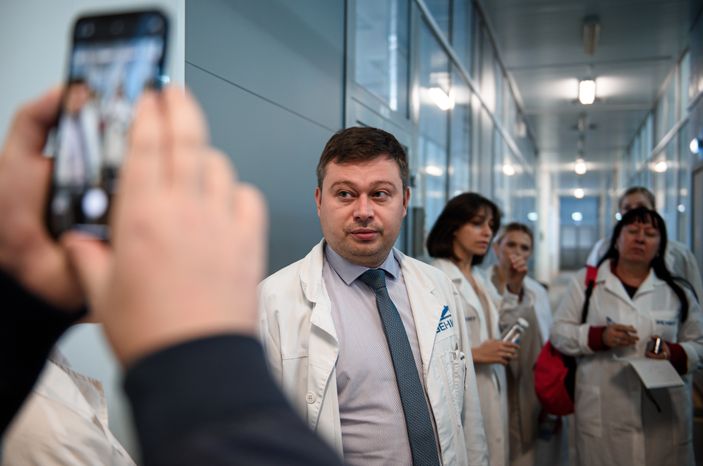 Рабочие моменты завода «Зенит»