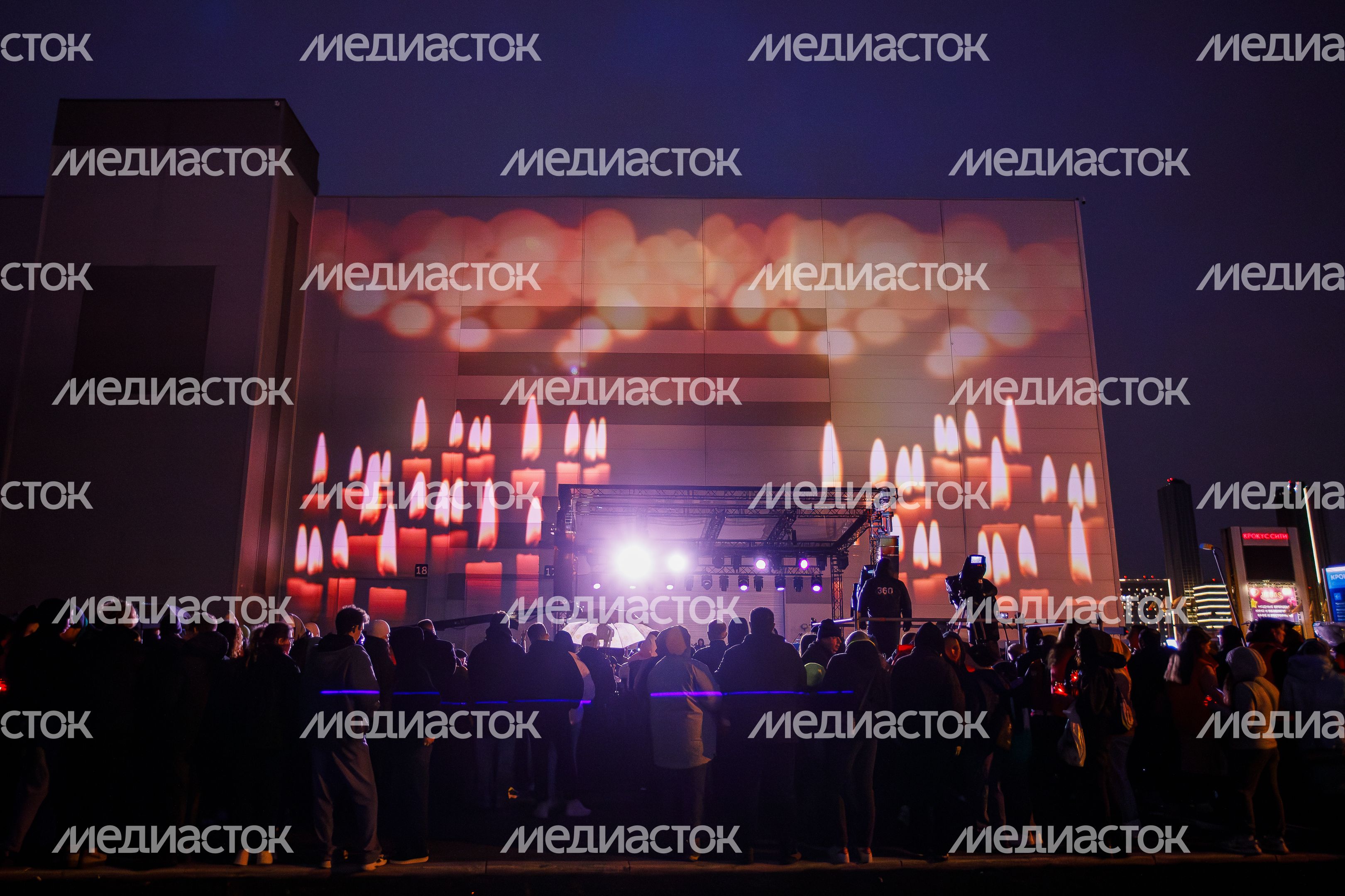 День памяти жертв теракта - акция памяти "Журавли" на девятый день после трагедии в "Крокус сити холле" День памяти жертв теракта - акция памяти "Журавли" на девятый день после трагедии в "Крокус сити холле"