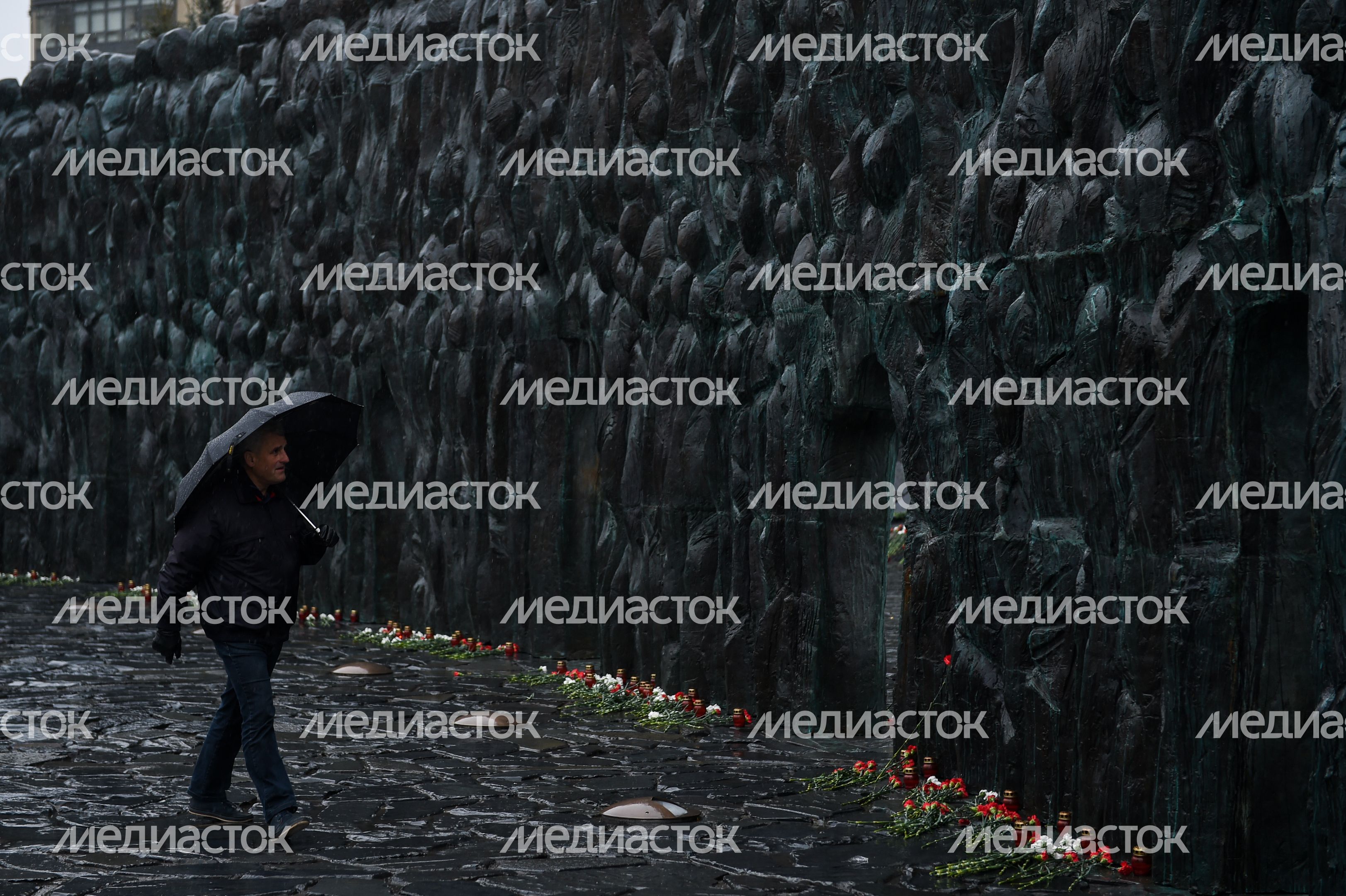 Мемориал Стена скорби в Москве