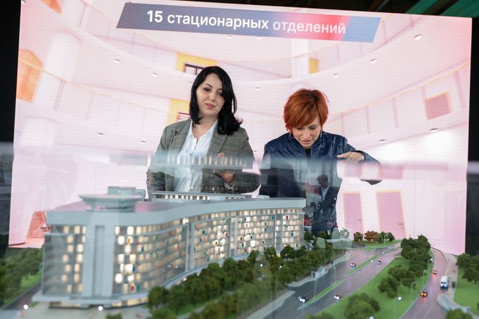Закладка камня в основание многопрофильного детского центра «Московская областная детская больница» в Красногорске