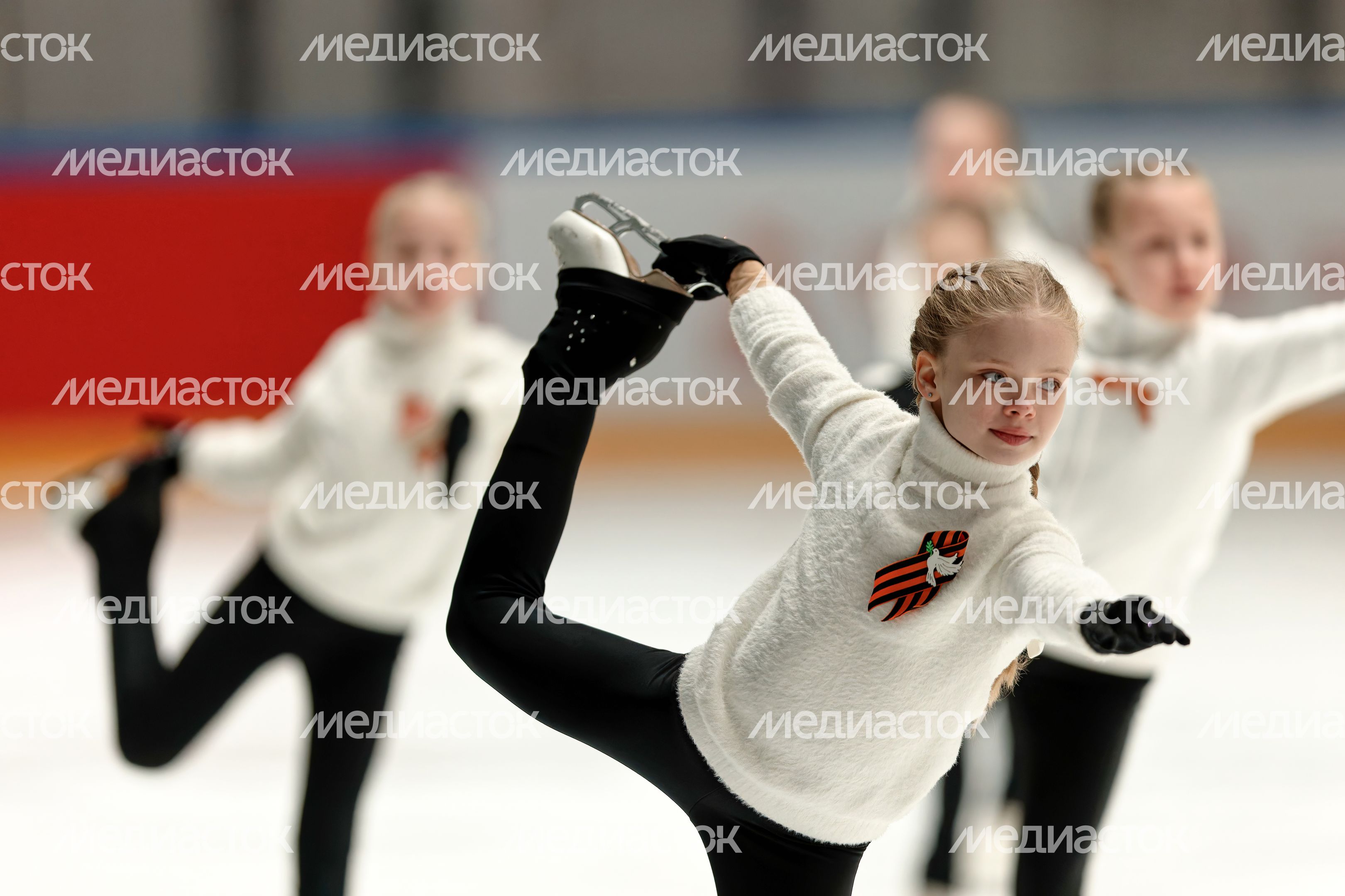 Ледовое шоу Татьяны Навки ко Дню Победы на ледовой арене в Красногорске