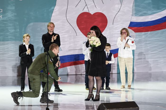 Лауреатами премии "Мы рядом. Доброе дело" стали 70 человек