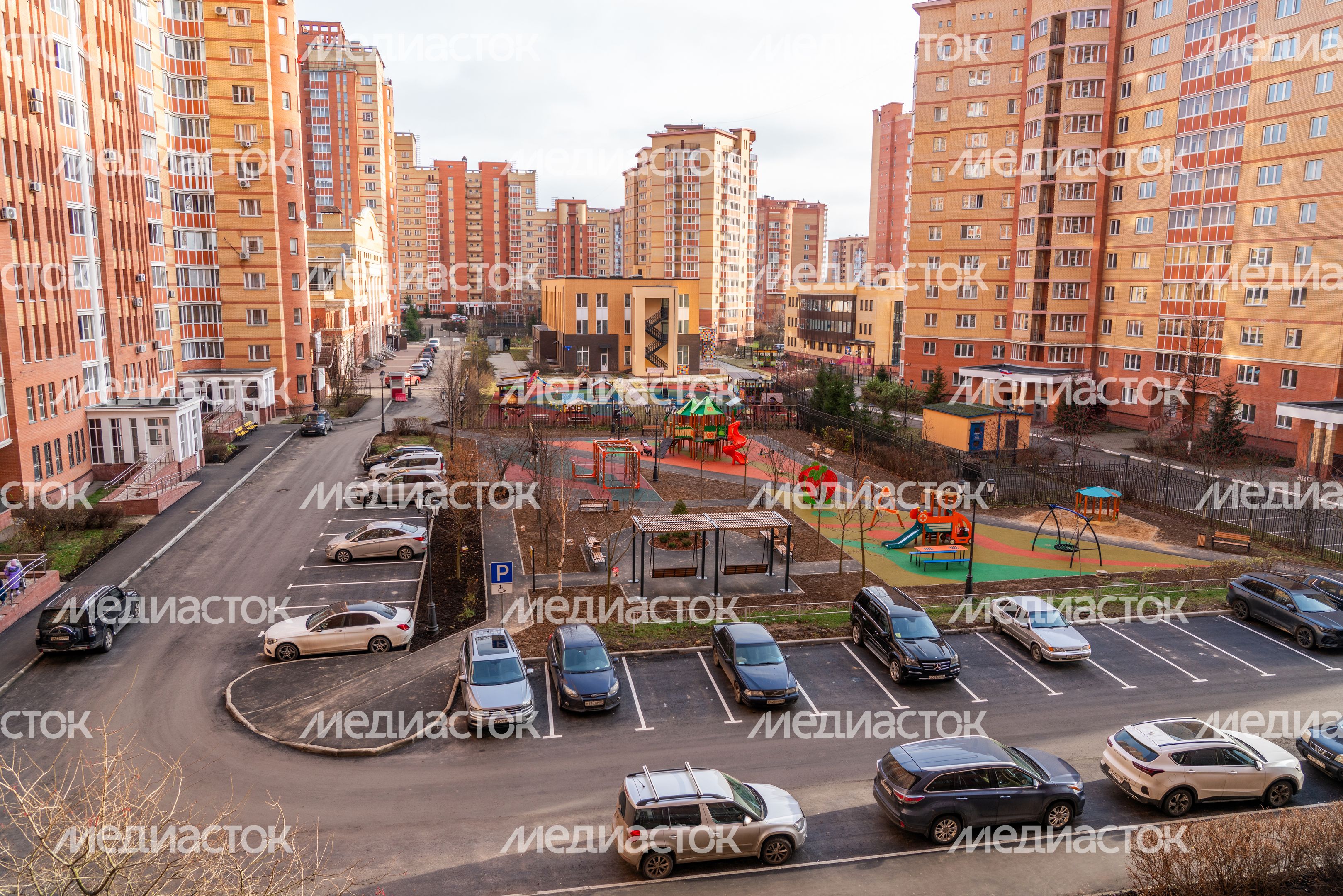 Благоустройство двора в поселке ВНИИССОК на улице Дениса Давыдова Одинцовского округа Благоустройство двора в поселке ВНИИССОК на улице Дениса Давыдова Одинцовского округа