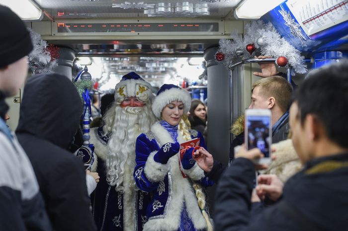 Запуск новогоднего поезда в Московском метрополитене