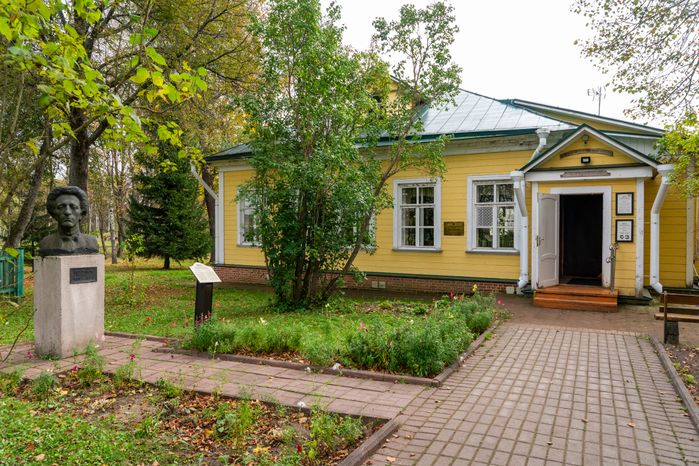 Земская школа в усадьбе Тараканово в Клину