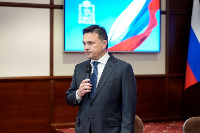 Андрей Воробьев вручил ключи от автомобилей ветеранам СВО и семьям погибших героев