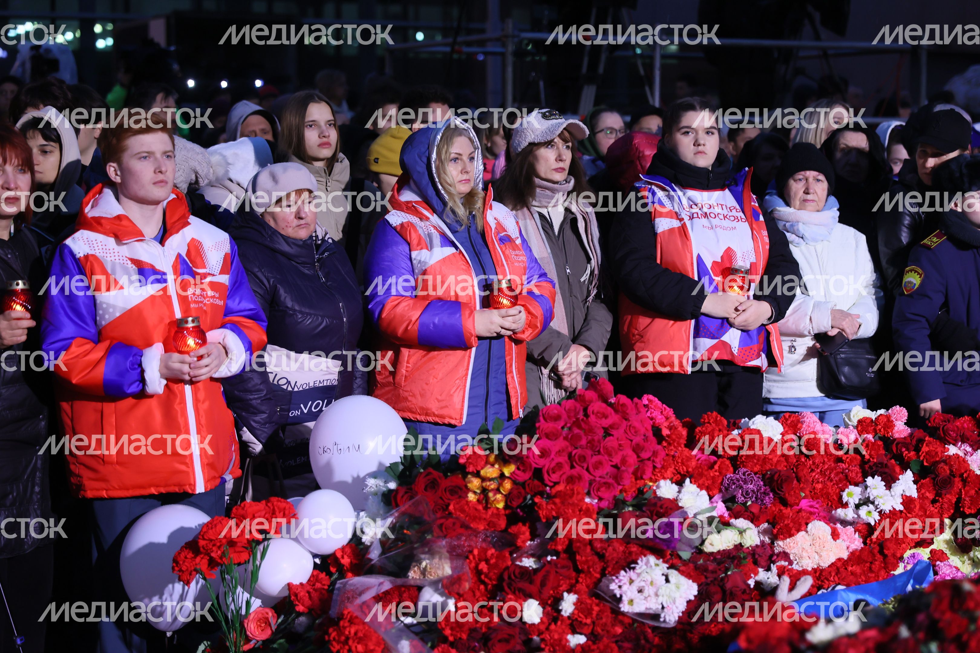 Акция памяти "Журавли" прошла на девятый день после теракта в "Крокус Сити Холле"