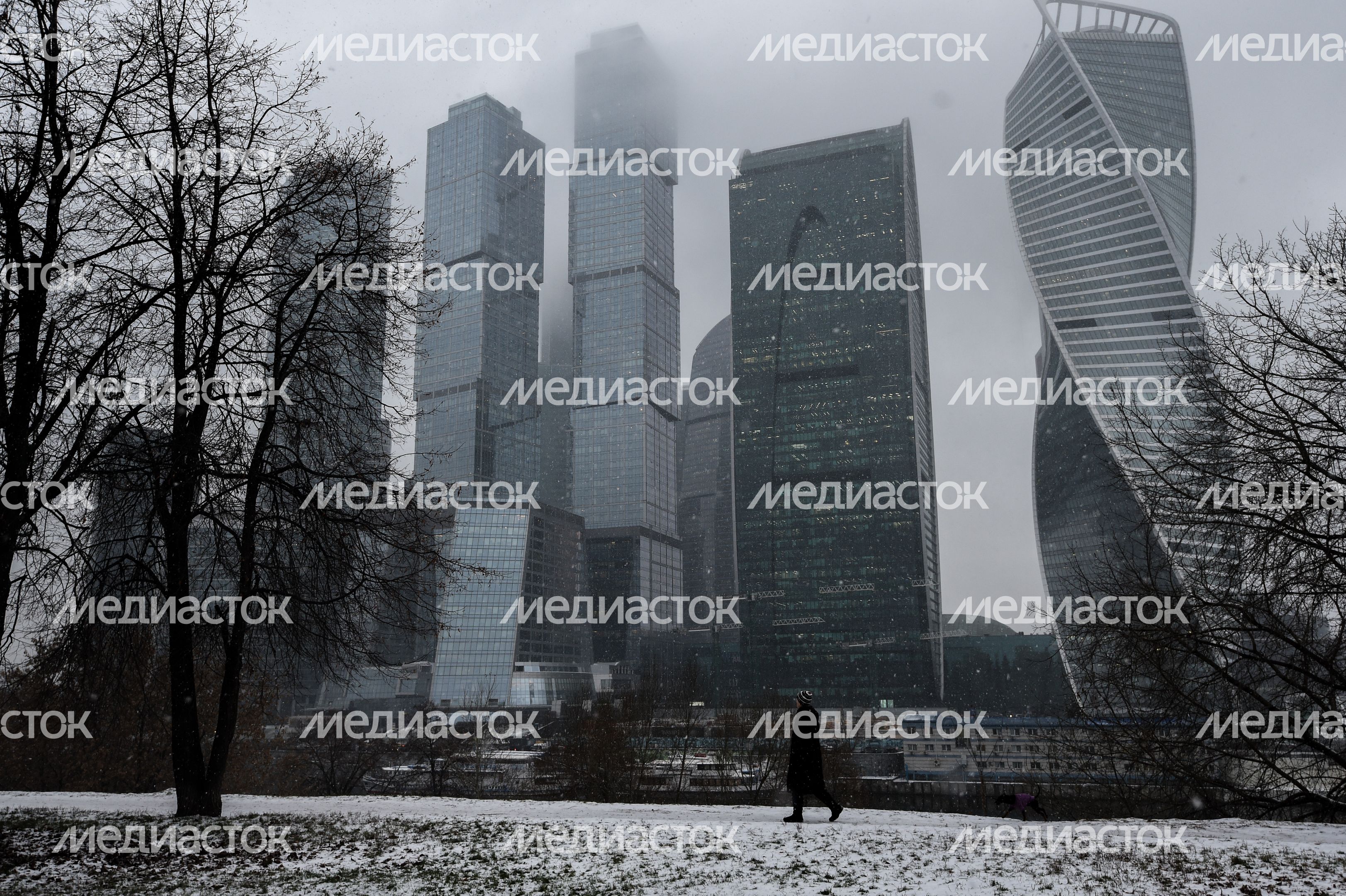 Международный Деловой центр Москва Сити в тумане Международный Деловой центр Москва Сити в тумане