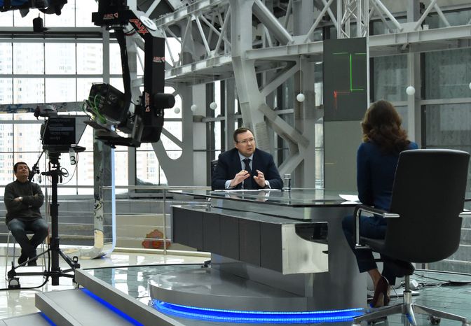 Игорь Тресков дает интервью телеканалу 360°