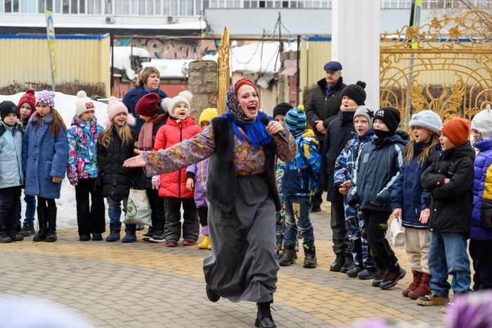 Мытищи. Театр кукол "Огниво". Проводы широкой Масленицы и спектакль "Старая сказка"