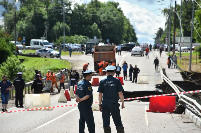 Последствия прорыва дамбы в Рузе