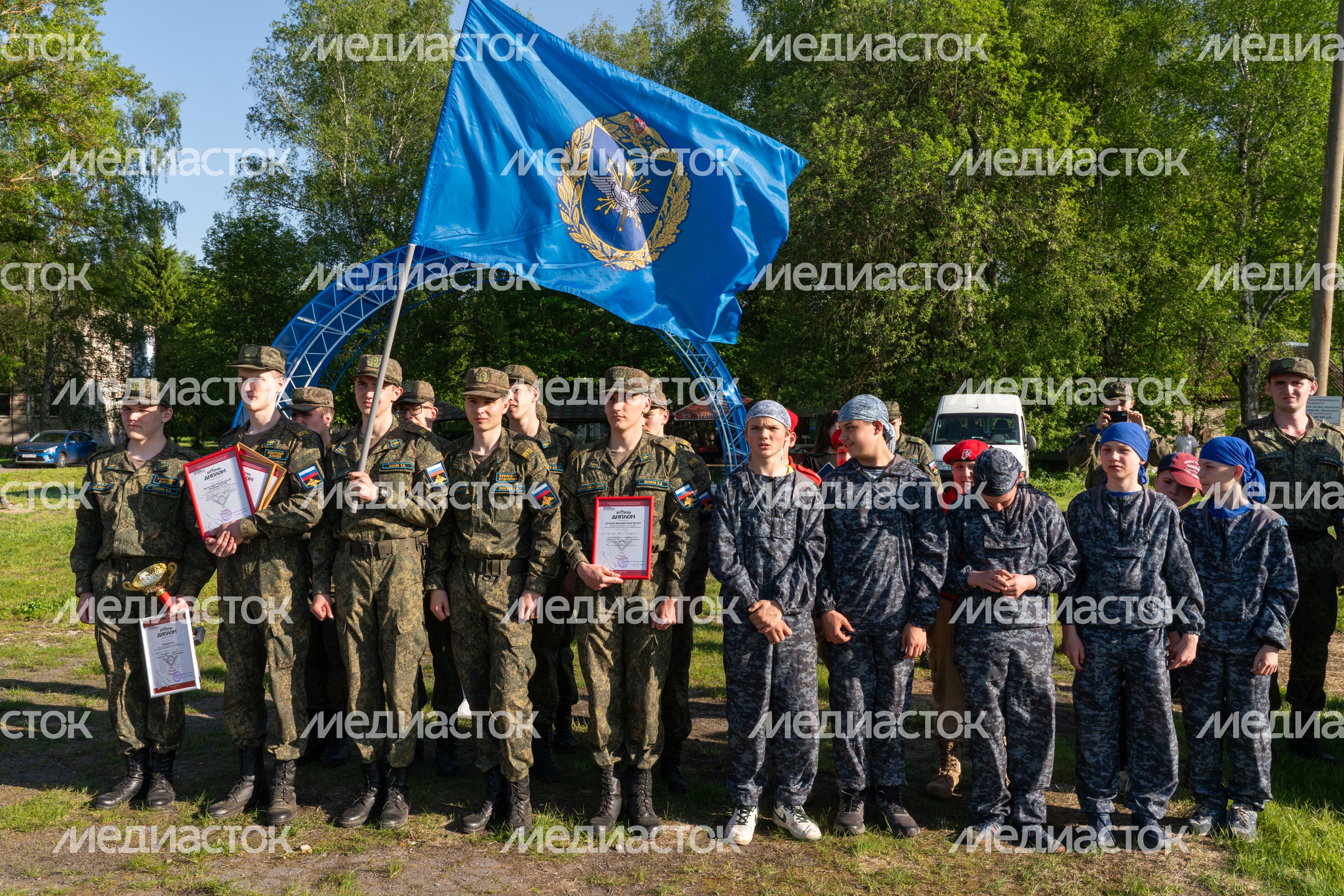 Военно-техническая игра "Арт-дуэль-2024" на аэродроме Волосово Военно-техническая игра "Арт-дуэль-2024" на аэродроме Волосово