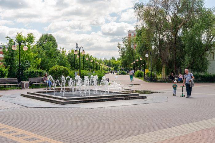 Бульвар имени кинорежиссера Е.Е. Карелова в Подольске