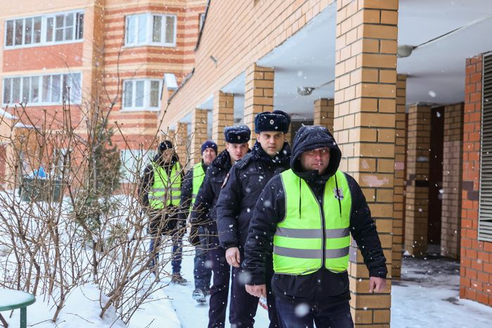 Народные дружинники и сотрудники полиции патрулируют улицы Подмосковья