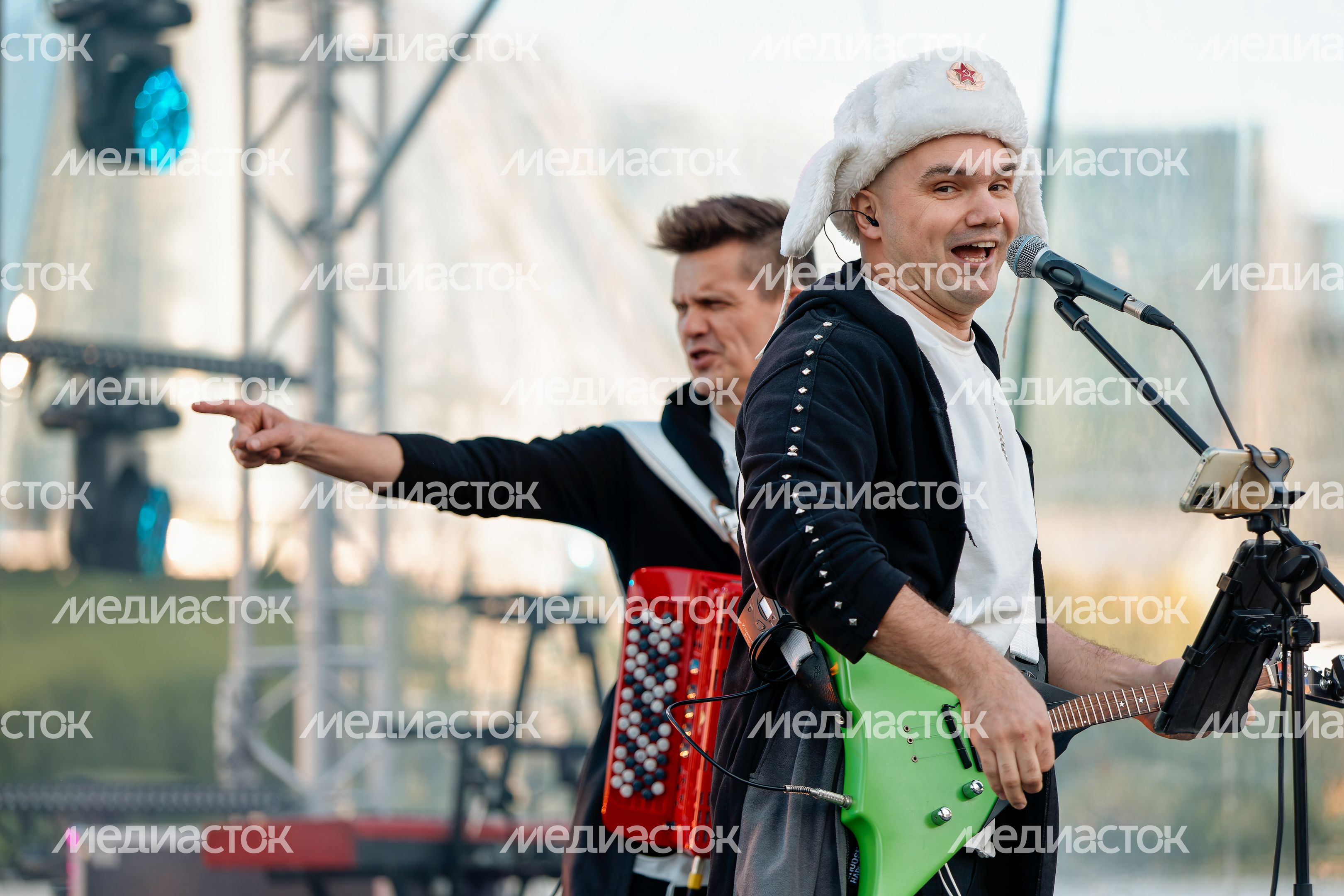 Московский дуэт «Богатые и знаменитые» стал лауреатом II степени конкурса современной этнической музыки
