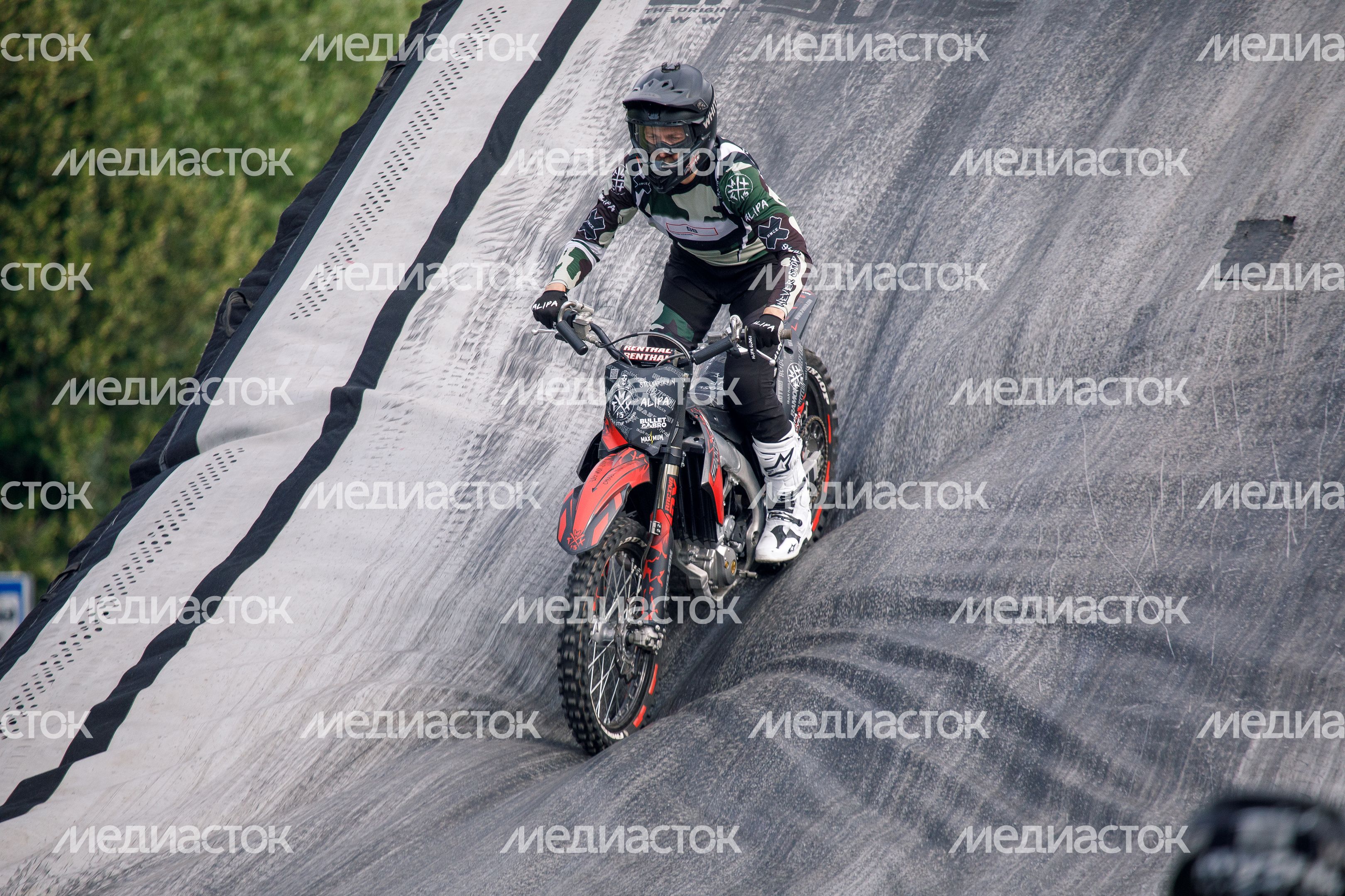 Шоу команды мотофристайла FMX13 в Лобне Шоу команды мотофристайла FMX13 в Лобне