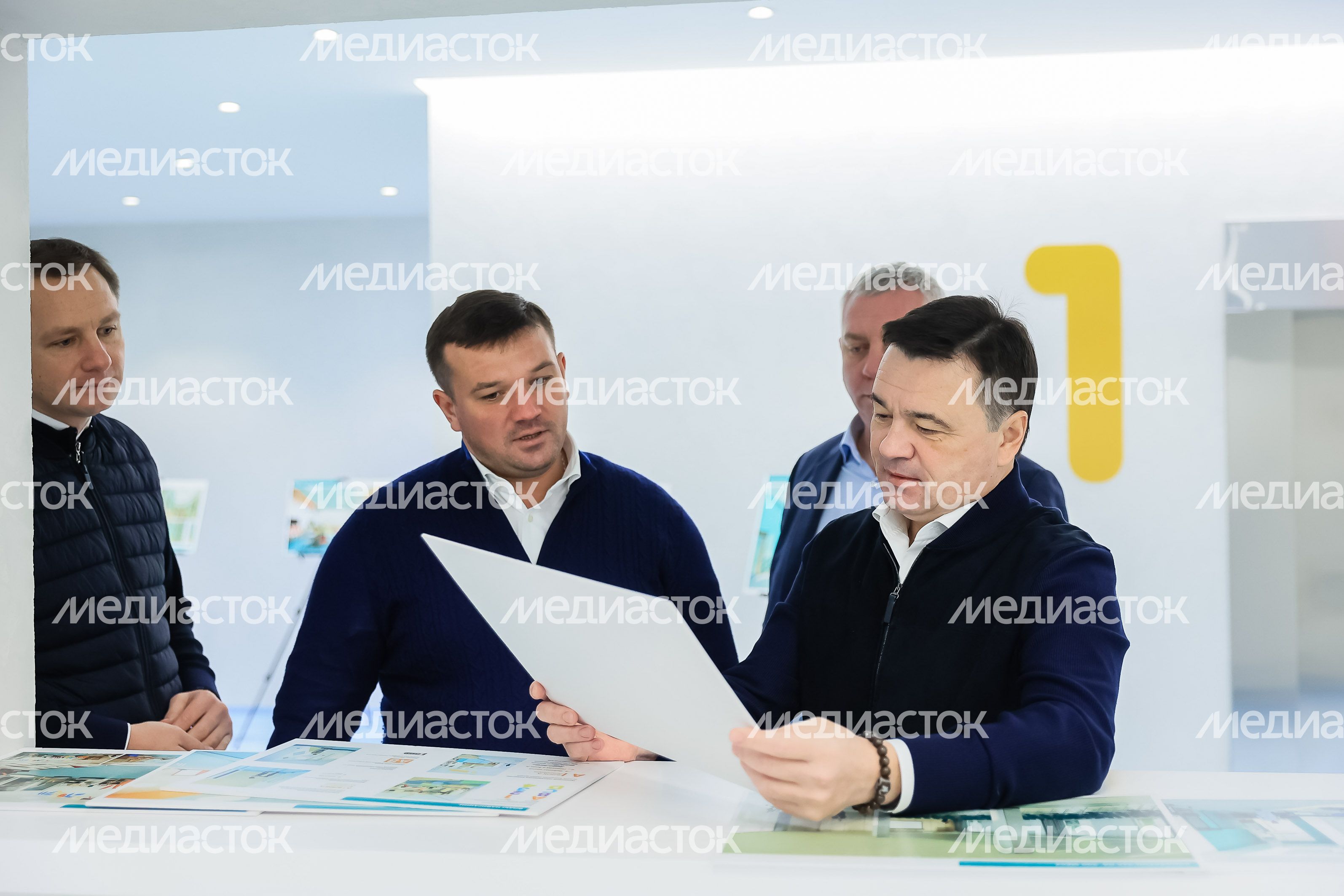 Посещение Губернатором Подмосковья стройплощадки Детской областной больницы в Красногорске