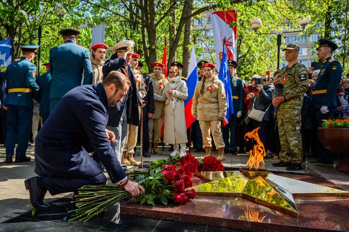 Торжественная церемония зажжения Вечного огня в Королеве